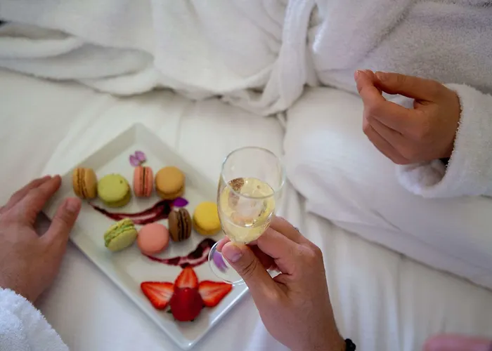 Mermoz Отель Тулуза