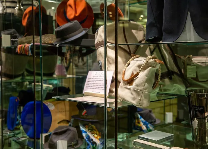 Mermoz Отель Тулуза